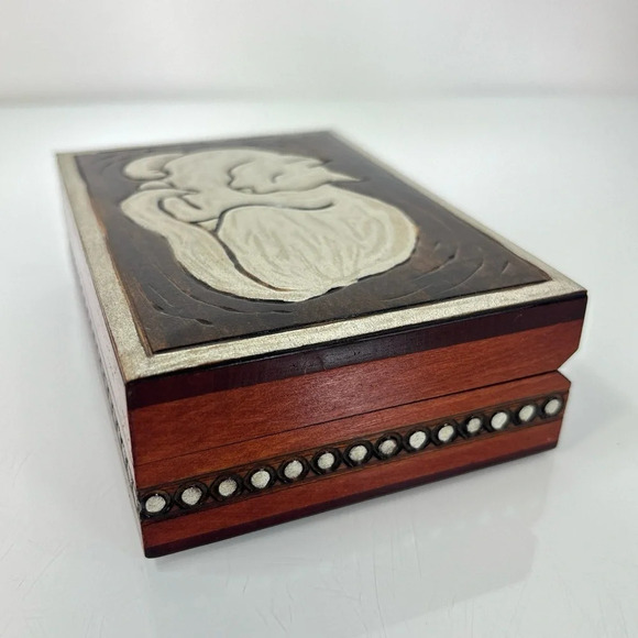 Hand Carved Cat Motif Wooden Trinket Box Made in Poland - Picture 5 of 10